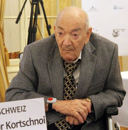 Viktor Korchnoi, chess player and cold war defector, 1931-2016